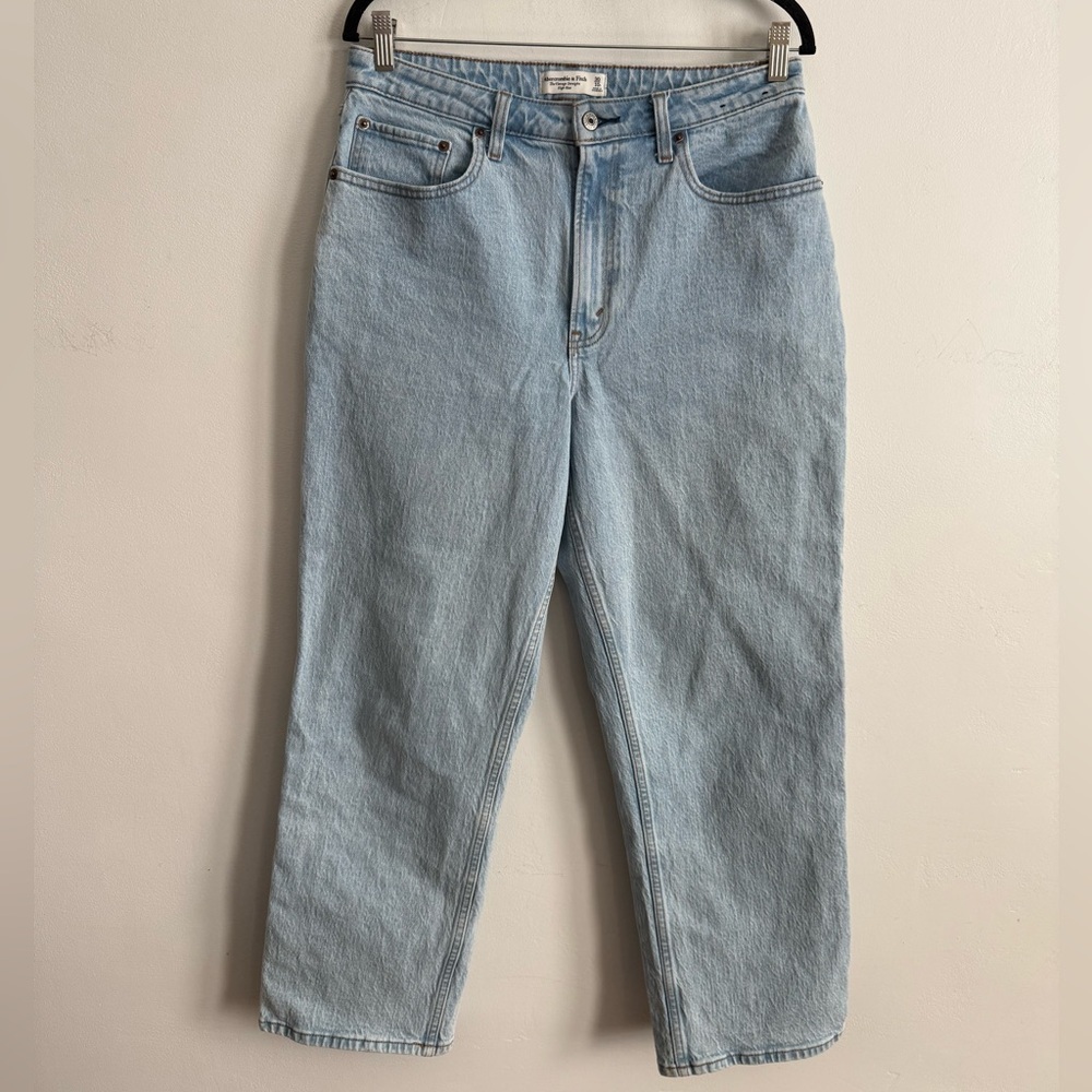 Abercrombie & Fitch Curve Love Vintage Straight High Rise Jeans Light Wash